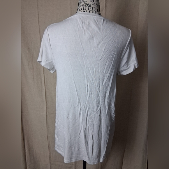 Ingrid & Isabel White Short Sleeve Tee Size Large - Picture 2 of 4